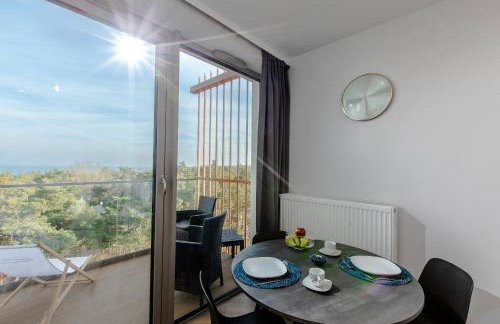 PINEA Apartments tuż przy plaży - baseny, sauny, jacuzzi - Photo 73