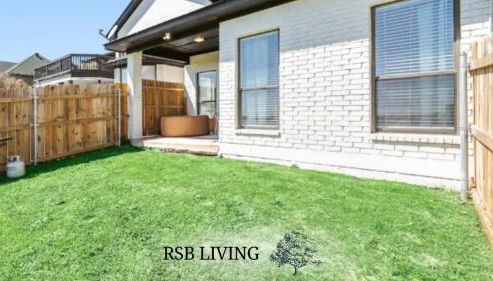 Front Lake Holiday 2BR 1BA Guest Home with Hot Tub - Foto 2, Garden