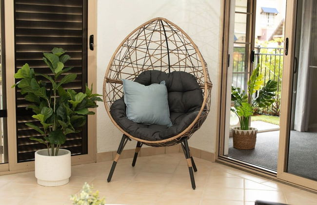 Reef Apartment Cairns - 4 Pools Resort BBQ - Photo 14