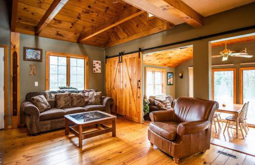 Cozy private cabin near Okemo! Large Hot tub! - Foto 2