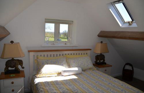 Luxury Old Stone Cottage, Beautifully Presented - Photo 18