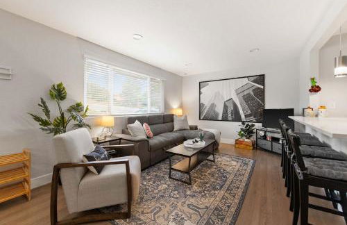 Private Upper Unit Home, Pet Friendly, Min to DT - Foto 17