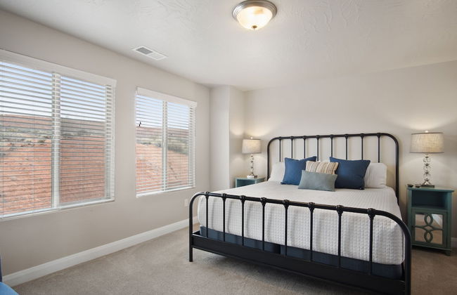 All Inn the Family - Photo 6