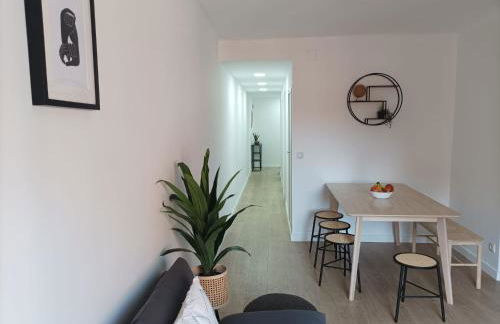 COOL! 5' to metro. 15' to Center/beach by metro. - Photo 13