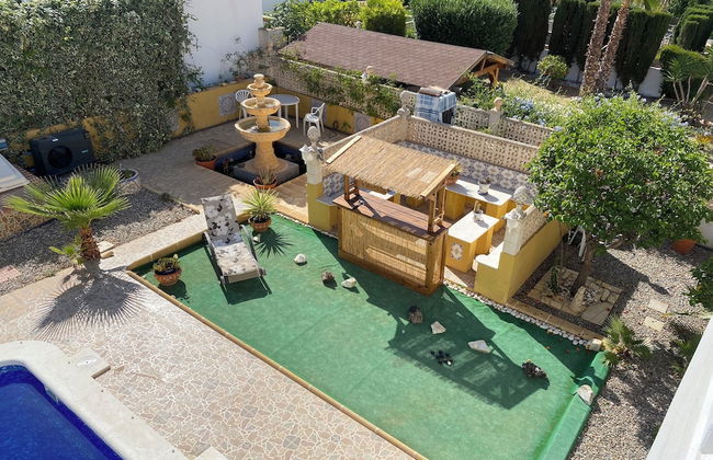 Luxury Beachfront Villa in La Perla - Photo 19