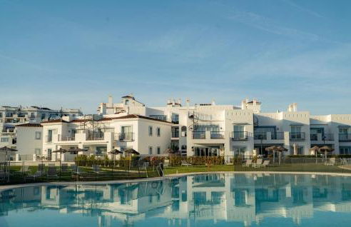 Serene hideaway, luxurious 2-bedroom penthouse apartment in the exclusive Paraíso Pueblo - Photo 40