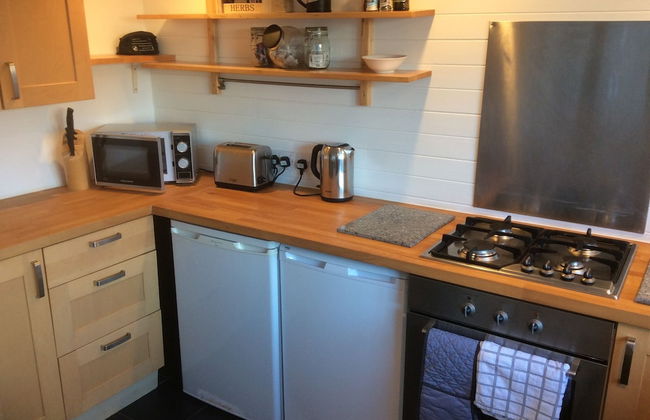 Lovely 4-bed Victorian House in Bangor by the sea - Photo 10