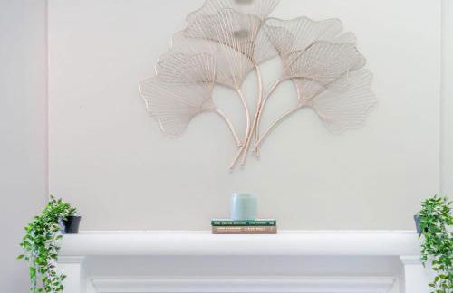 7BR Luxury Living 1st Floor Primary ABODEbucks - Foto 21