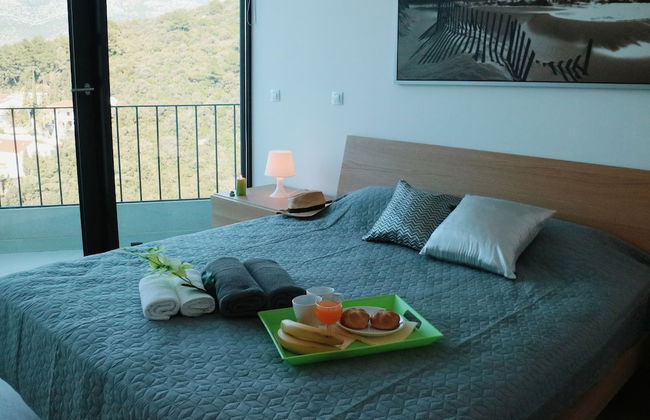 White Cloud Apartments - Photo 6