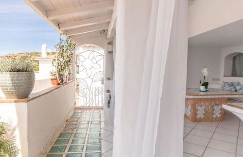 Steps from the Beach with views and big patio! - Photo 4