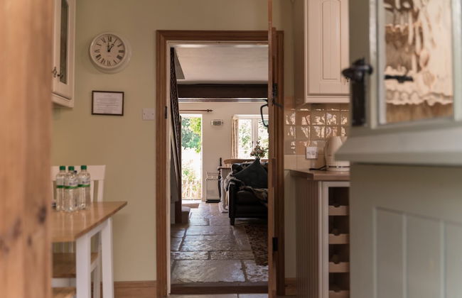 Stunning 2 Bed Cottage in Fordwells - Foto 2