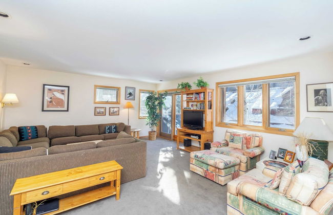 Lulu City 4B by Avantstay Beautiful Condo 100 Yards From Lift #7 Permit #:3639 - Foto 2