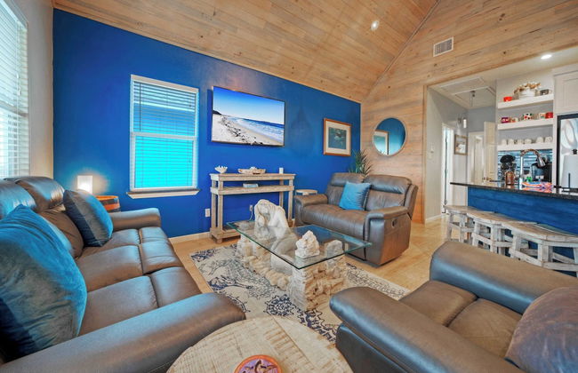 Waterfront, Shared Boat Dock & Pool w/ Views Ariels Grotto by Avantstay - Foto 11