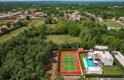 Stunning Home In Sivati - Photo 21