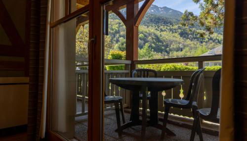 Apparts au Cœur de St-Lary - Piscine Chauffée et Sauna - Foto 3, Garden view