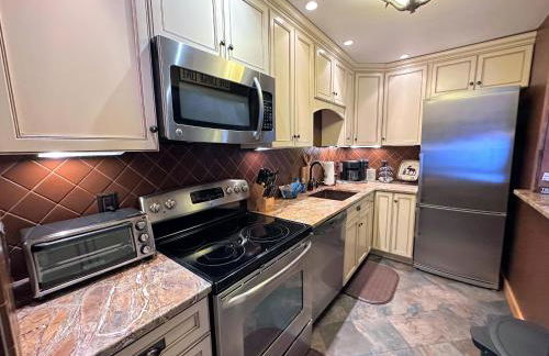 FC17 Stylishly renovated Forest Cottage walk to ski trails wifi cable ping pong AC - Foto 13