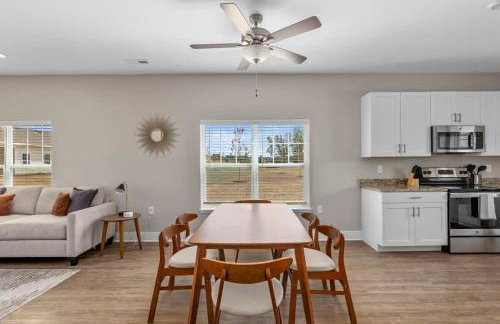 Modern New Build 12BR 12BA w Garage Patio - Foto 2