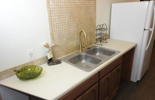 Miners Choice 3 Bedroom on Main St Bonus Rooms Sleeps up to 9 TV WIFI Piano - Foto 61