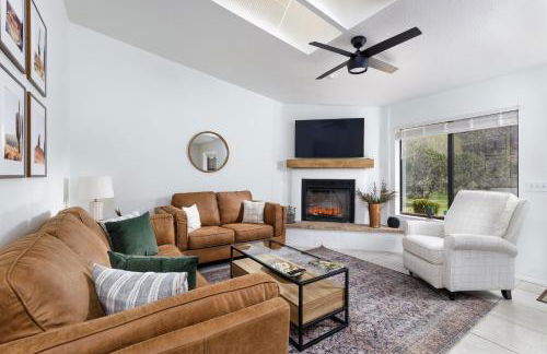 Stylish Townhome on Golf Course Red Rock View - Foto 1