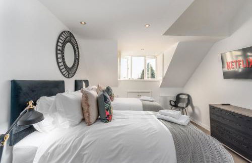 Castle Townhouse Kenilworth - Private Parking - 24 Hr Gym Access - Town Centre - Foto 9