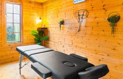 Charming Harvington Cottage - Hot Tub, Pet Friendly, Sleeps 11 - Foto 77