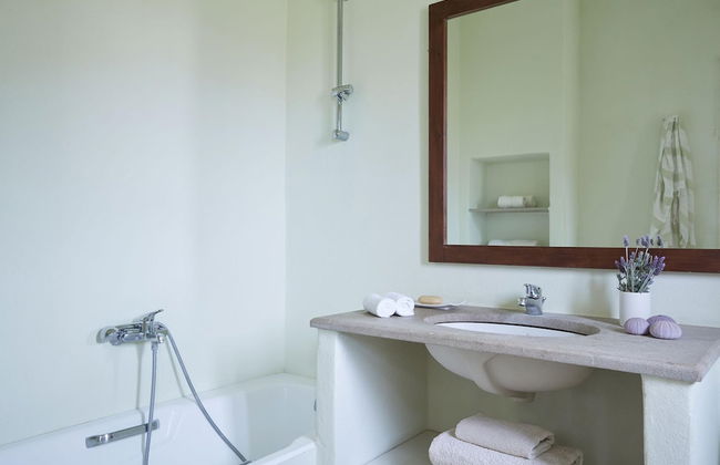 Spacious 6 Bdrm Stone Villa With Pool - Foto 16