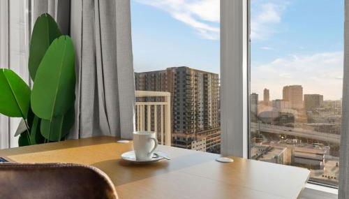 Chic Channelside Studio with High-Rise Views - Foto 5