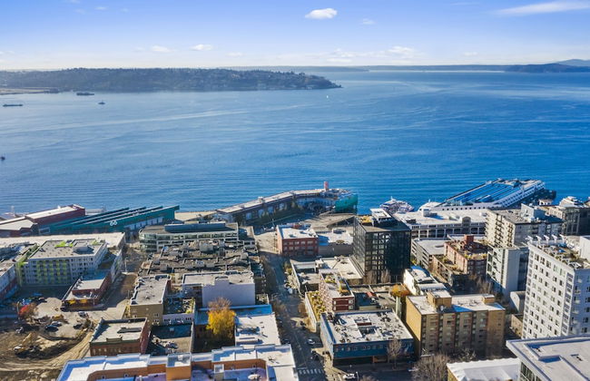 Corner Unit in the Middle of It All - Foto 20