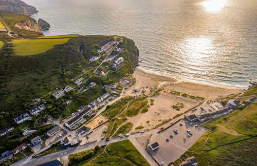 Sunsets In Porthtowan, Beachfront apartment - Photo 13