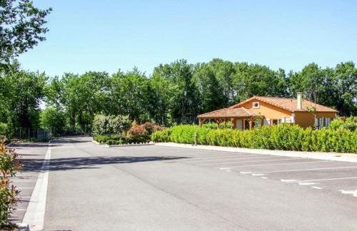 2025 Reno 2-Bed Escape w pool Min to GolfCources - Foto 43