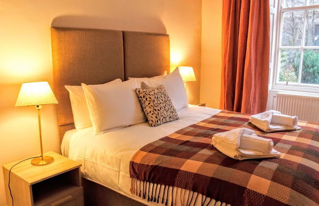 Traditional Georgian Flat in New Town, Sleeps 5-6 - Photo 3