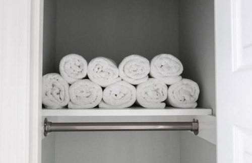 8BR 4BA Home Near NYC -Sleeps 16 - Foto 34