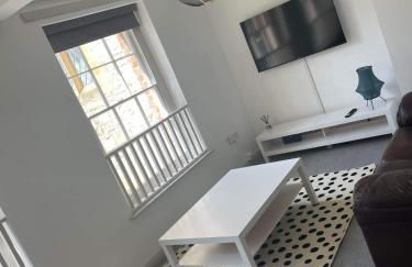 Memorial Building - Photo 11