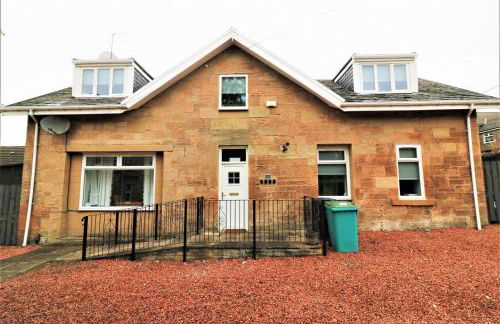 Signature - Linden Cottage Room 1 - Photo 18
