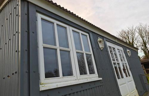 Luxury Countryside Shepherds Hut with Hot Tub - Foto 9