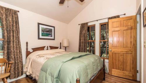 Lovely Cottage Retreat in Texas Hill Country with Cypress Creek Views near Hamilton Pool - Foto 5