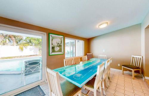 Tropical Haven Retreat 4 Beds 3 Baths Ultimate Family Vacation - Foto 9