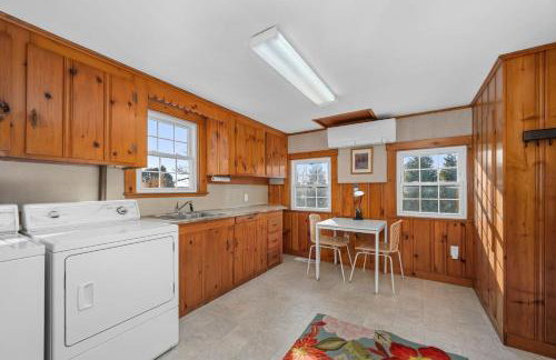 Dog-Friendly Pleasant Lake Cottage in Harwich - Photo 10