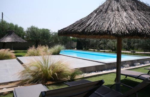 beautiful provencal mas with pool in barbentane, close to avignon, sleeps 8. - Photo 21