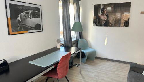 Miracle House 160qm Terrasse, Parkplatz & Internet 100mBit -SELF CHECK IN- - Foto 2