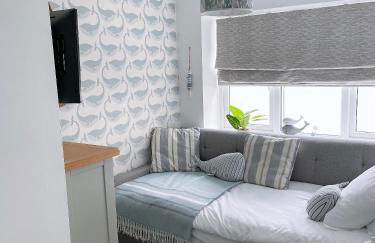 Plain Sailing 2 min walk to the harbour amazing location - Photo 24