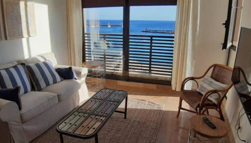 Fee4Me: First Line Luxury Apartment - Photo 4