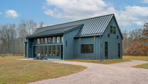 Walk to Lake! Modern Wisconsin Home with Patio - Foto 3
