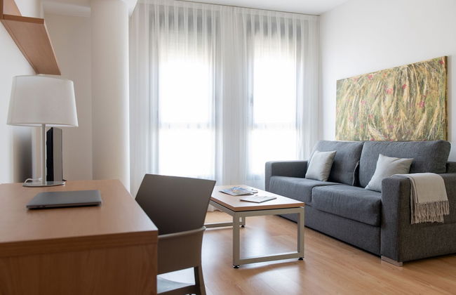 Aparthotel Aura Park Fira Barcelona - Photo 11