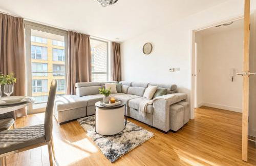 Central-Modern 1-Bed Apt,Sleep 4 -Near Train Station & Easy Access to Central London & City Centre - Foto 1