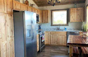 Charming Cabin with Mountain Views Near Madison River in Ennis, Montana - Foto 16