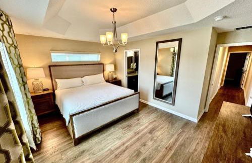 Cozy Oasis in Prime Location with Sunset Lake View, Golf Cart and Bathtub - Foto 19