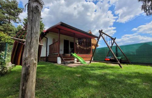 Domek nad jeziorem przy lini brzegowej Górowychy, Pomorze - Foto 7