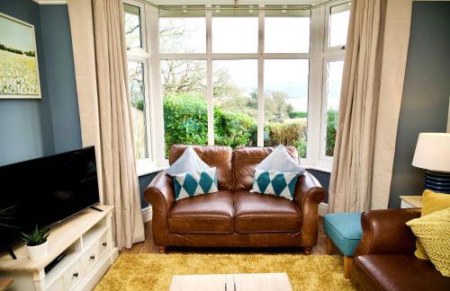 Tegfryn (Sleeps 8), 5*, Sea View, Borth y Gest - Photo 4