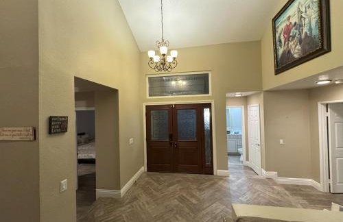 Riverside Views & Pool Retreat - Foto 47